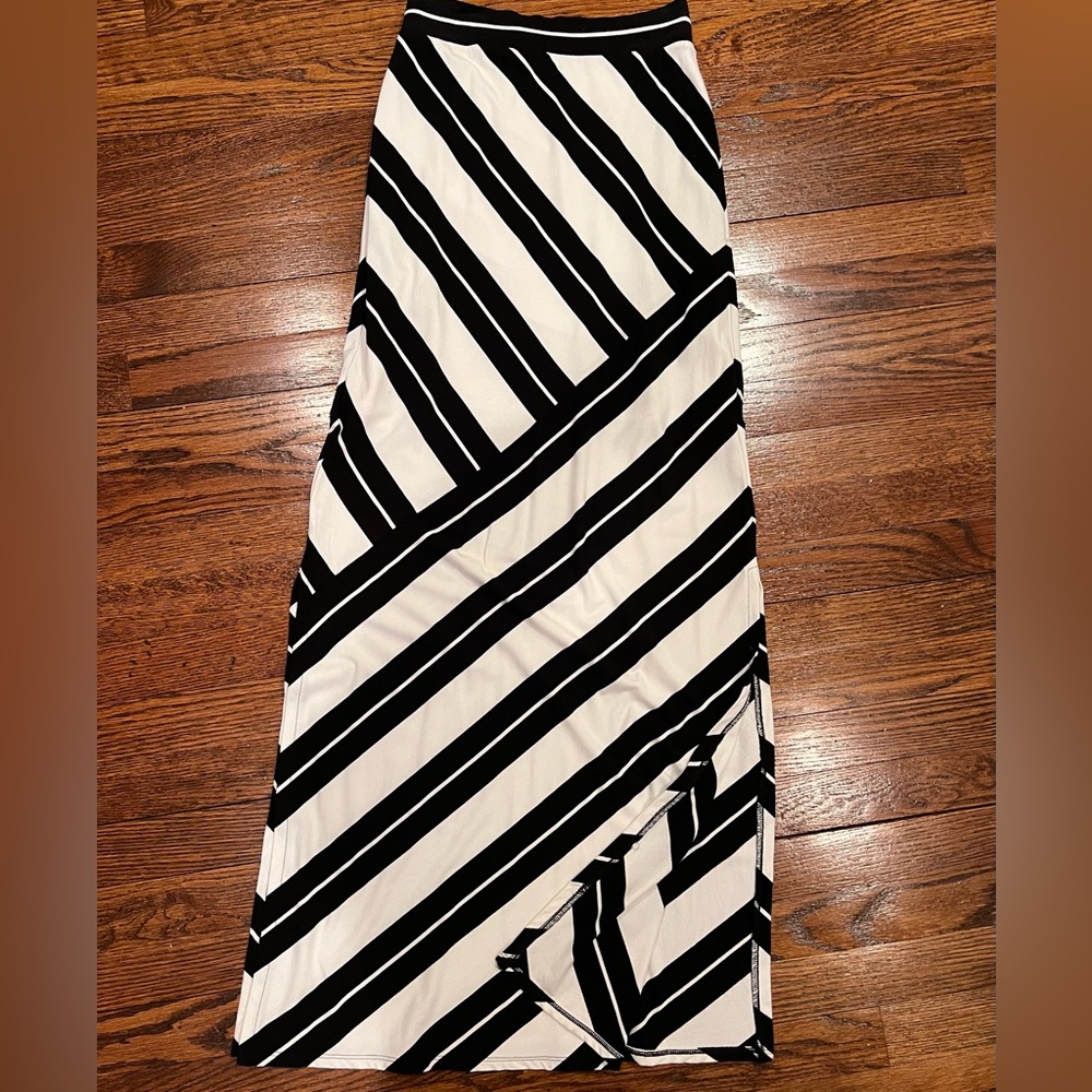 White House Black Market Maxi Skirt Size XXS